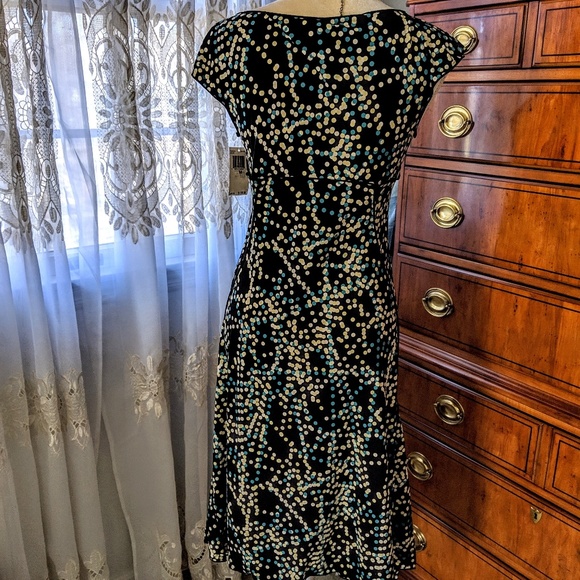 Cap Sleeve Summer Dress - Picture 4 of 4